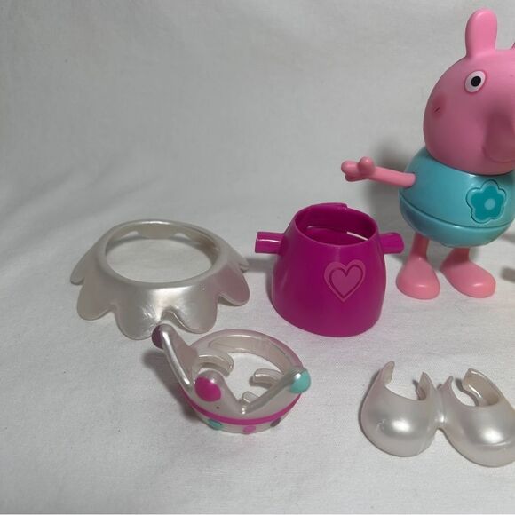 9 Pc Peppa Pig Talking Dress Up Doll and accessories - Picture 2 of 9